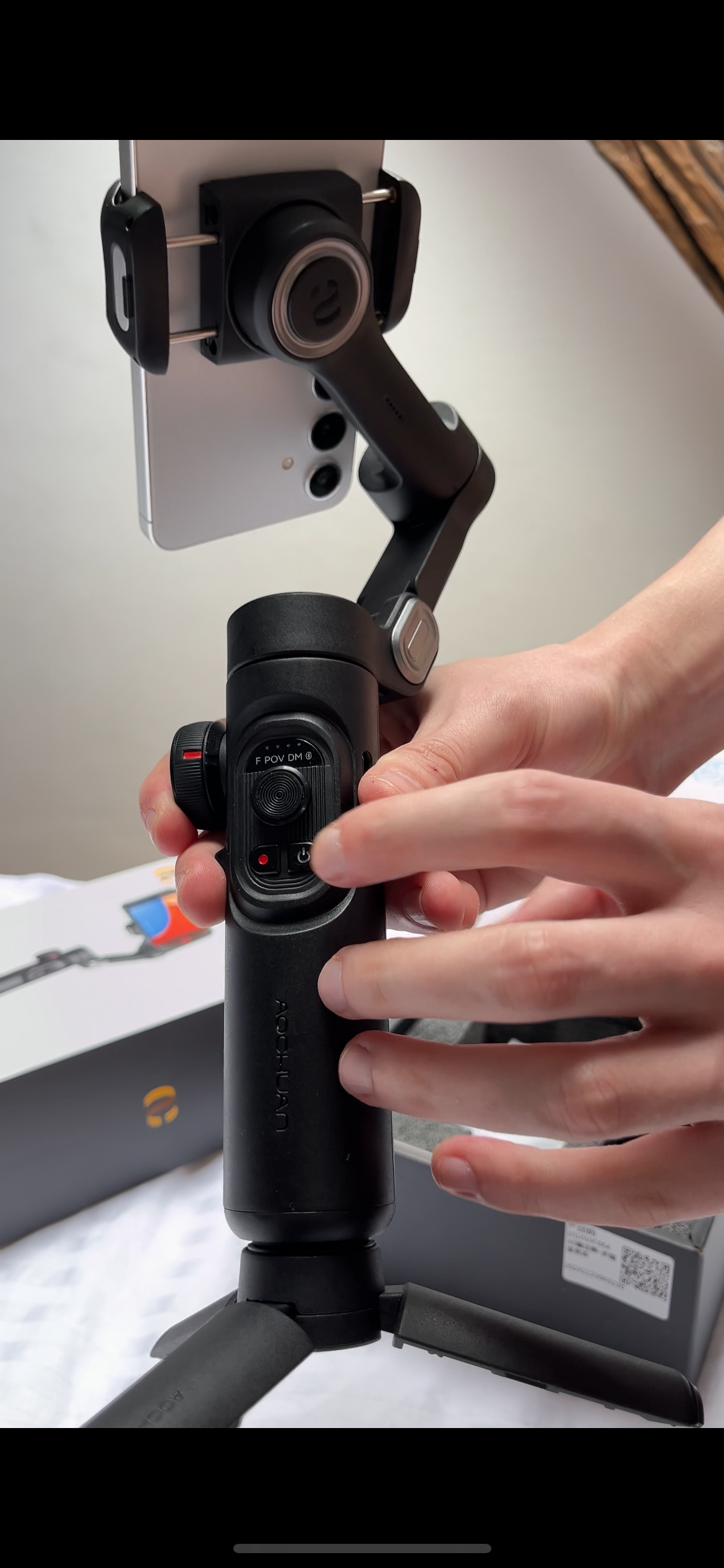 🎥 Praktyczny ręczny stabilizator gimbala AOCHUAN Smart XE