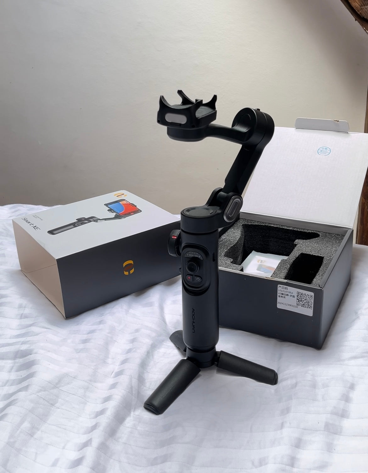 🎥 Praktyczny ręczny stabilizator gimbala AOCHUAN Smart XE